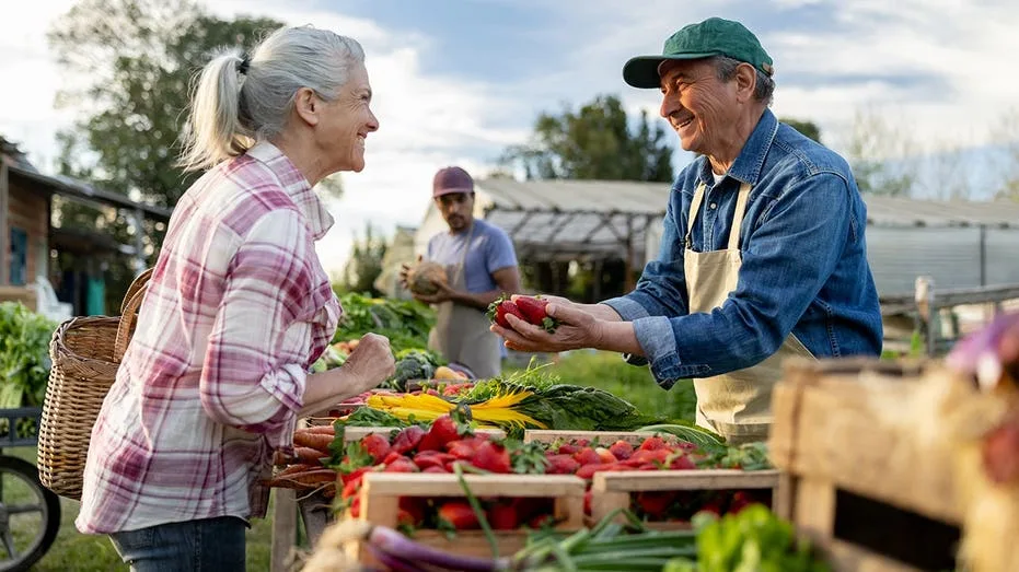 Cyclospora Outbreak Drives Shoppers to Farmers Markets for Local Produce