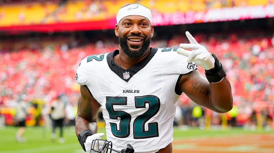 Za'Darius Smith Finds Sanctuary on the Field with Atlanta Falcons After Profound Personal Losses